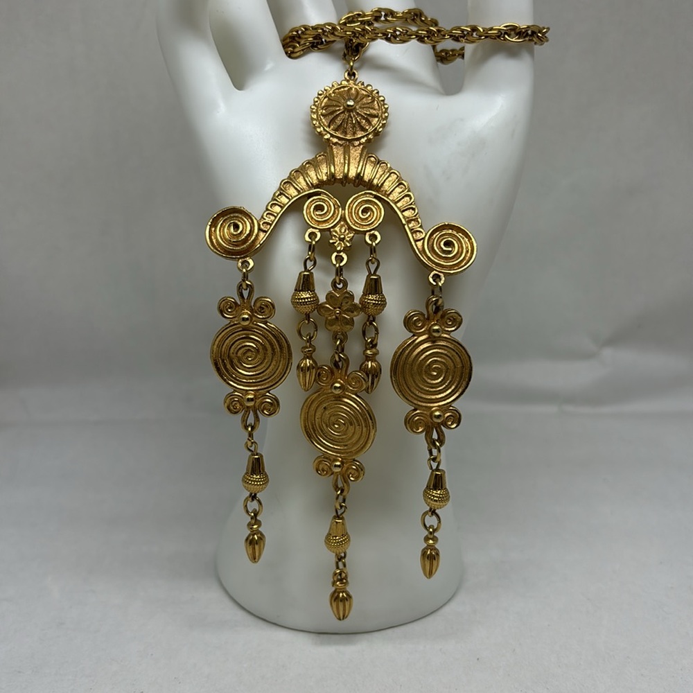 Stupendous Vendome Etruscan Revival necklace - Picture 3 of 13